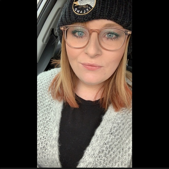 Meet your Posher, Jessica - Picture 3 of 3